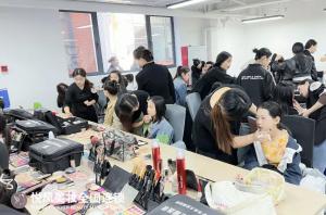 为什么我选择在悦风美妆学院进修？